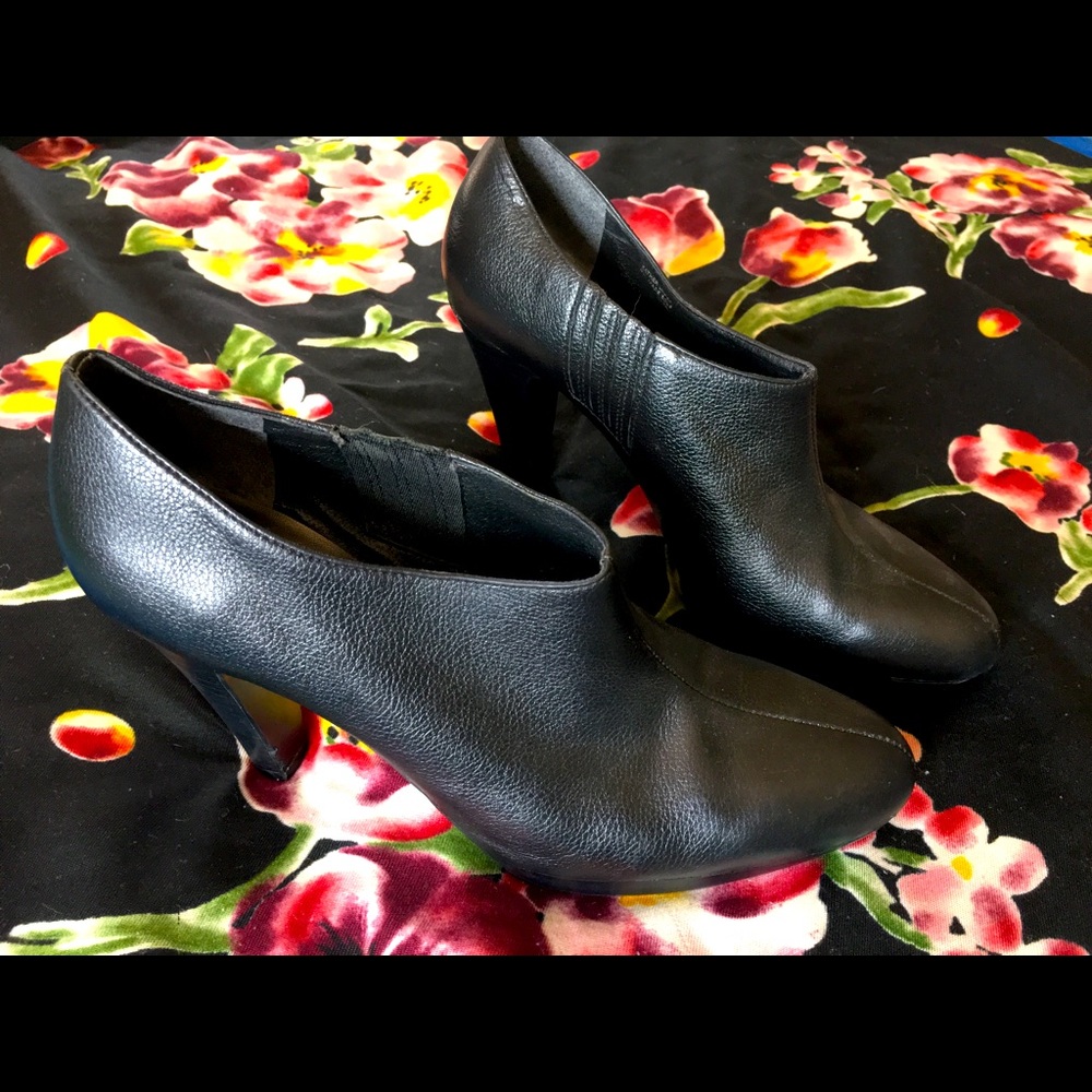 ⭐️ Leather platform booties by Matisse. Anthropologie brand.